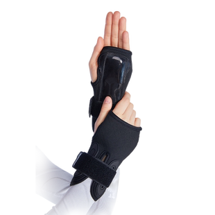 SURPINE松野湃户外运动滑雪护具护腕保暖防摔单板双板男女护手