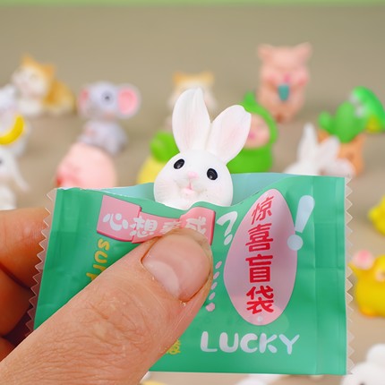 迷你小盲袋礼物仿真动物玩具可爱兔子玩偶微缩猫咪小摆件模型盲盒