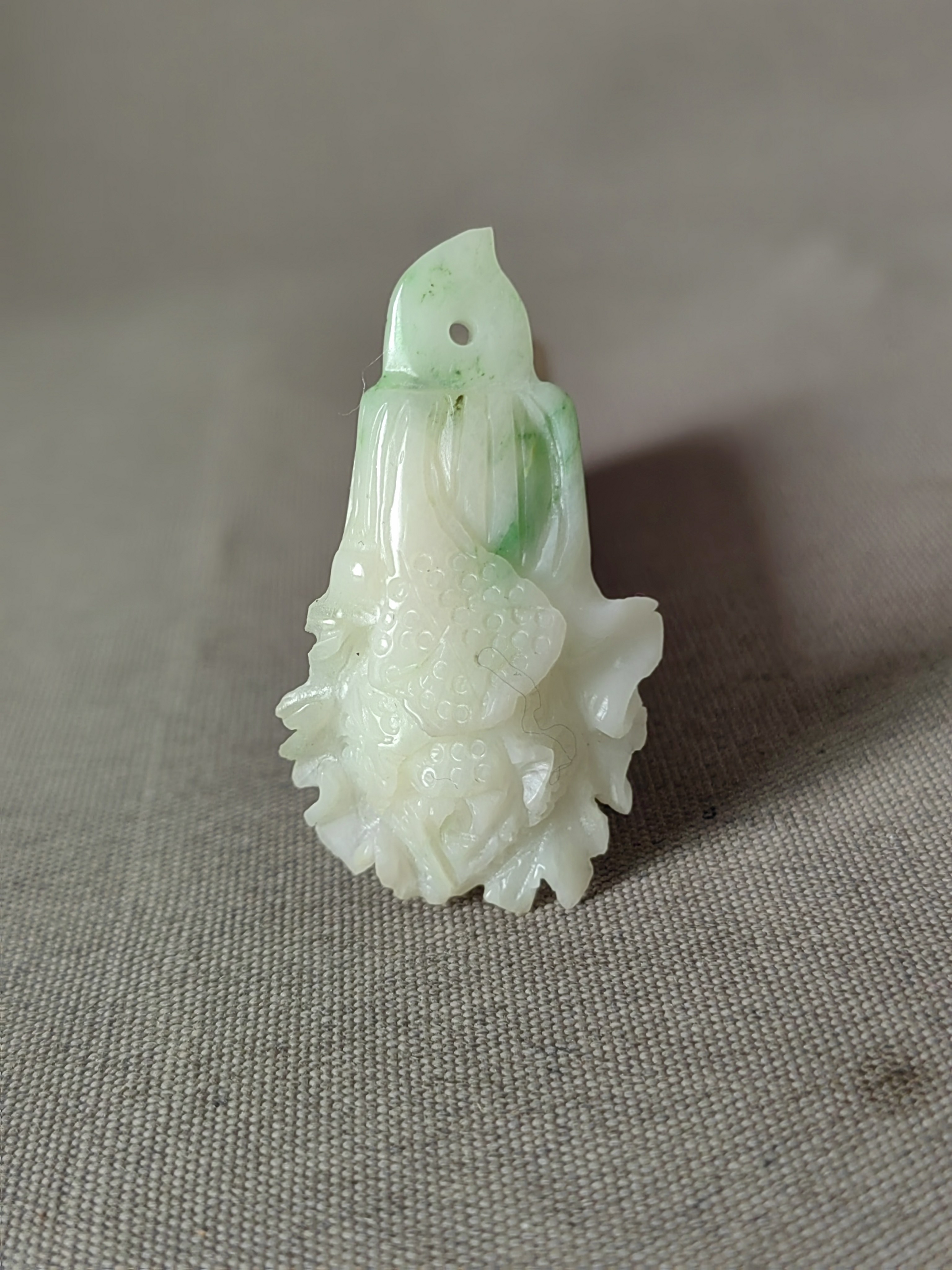 独山玉收藏级老绿白料白菜百财，白若凝脂，翠如绿羽，细滑如肌