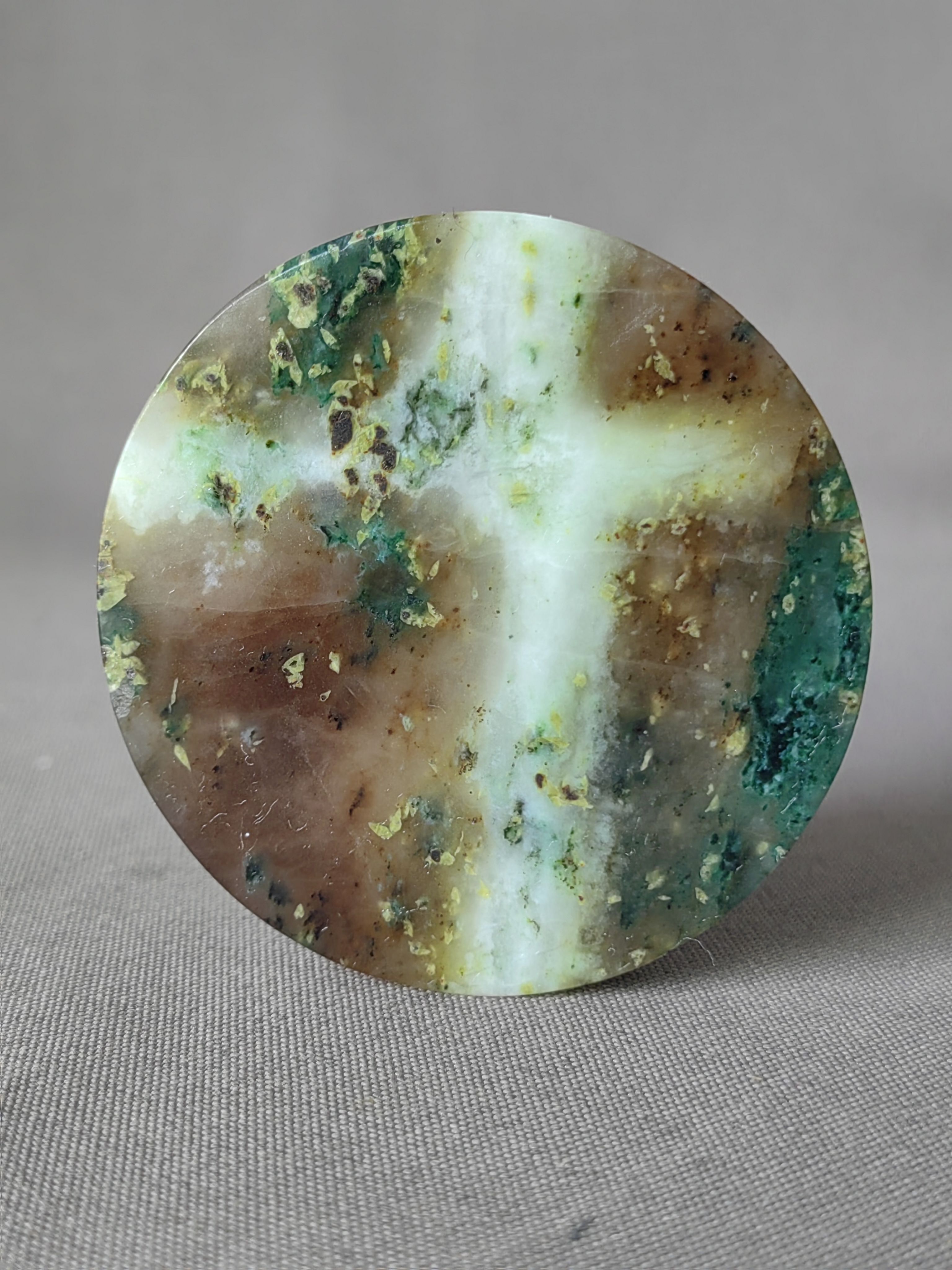 独玉收藏级冰底老水洞糖蓝绿十字平安无事牌，冰冰润润，三色为宝