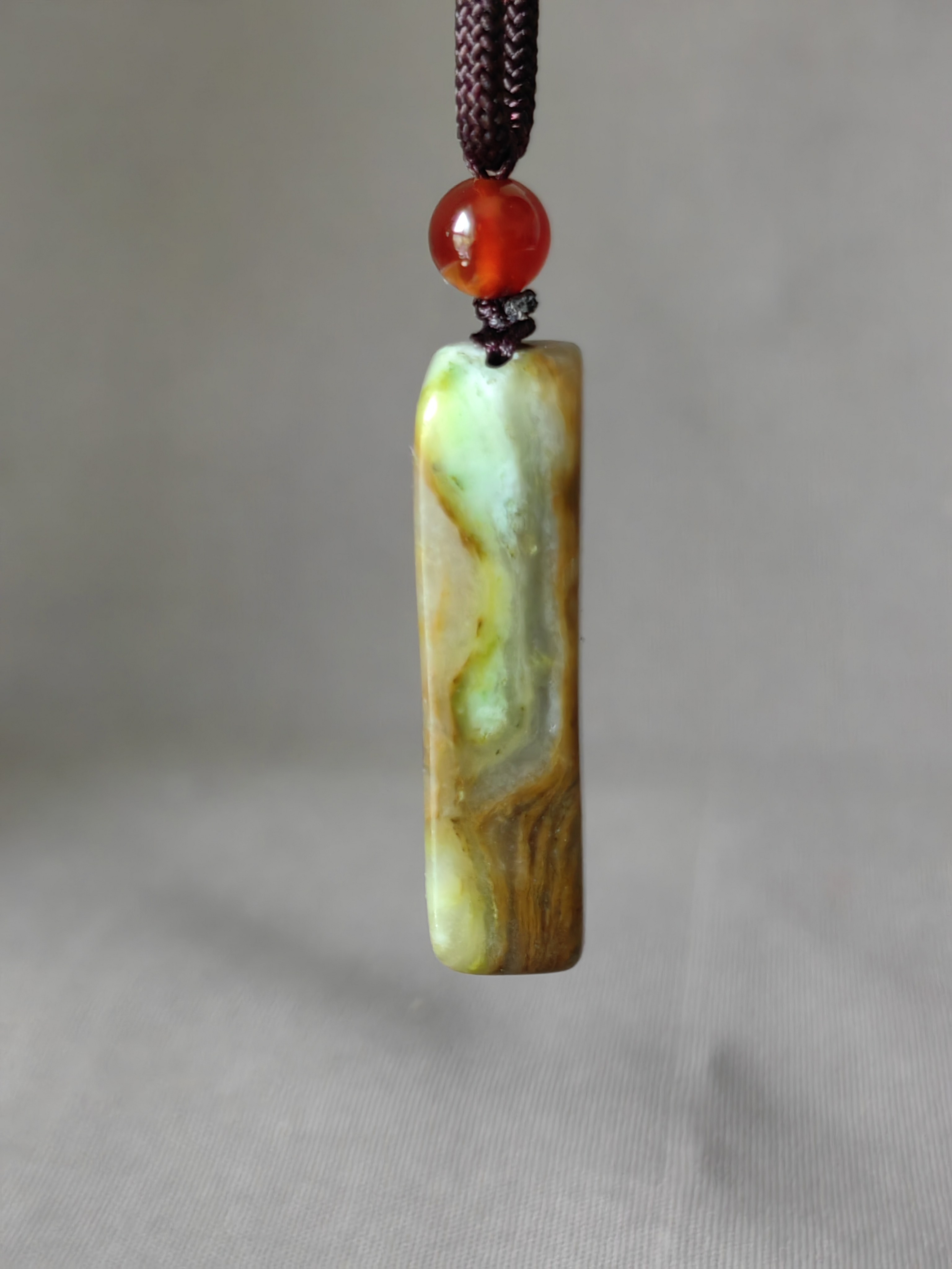 独山玉收藏级老糖绿料锁骨佩，小清新小精品，纹理漂亮稀缺