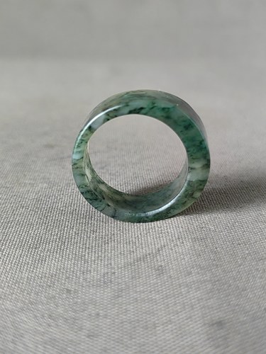 独山玉老天蓝料手工自带戒面戒指，滋润细腻，色浓色翠，圈口2.02