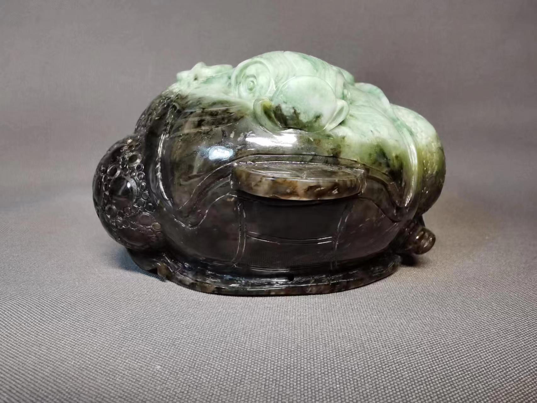 独山玉老绿白料---特色金蟾  古语