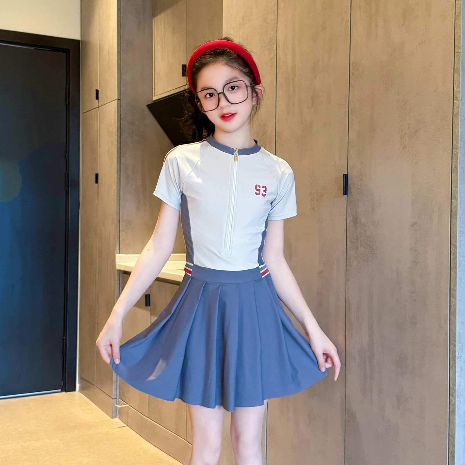 品牌女童高颜值游泳衣2025夏季新款儿童连体裙式泳装公主风初中生