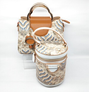 意尔康2026新款时尚百搭单肩斜挎包高级感小众设计手提包62Y20221