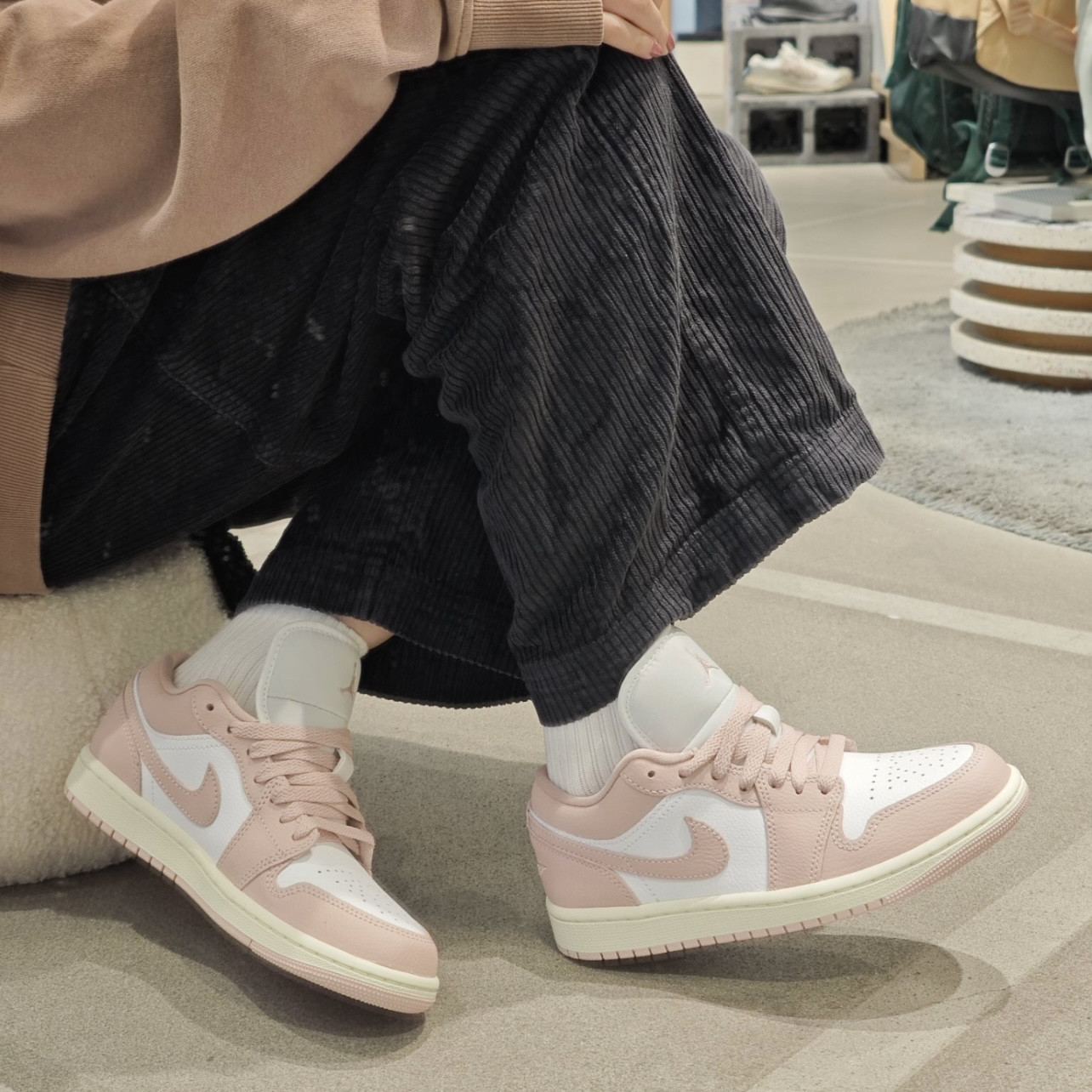 耐克女鞋AJ1水洗粉板鞋刺绣低帮缓震运动休闲鞋DC0774-162,运动鞋new,板鞋,淘宝优惠券,粉丝福利购,淘宝优惠卷