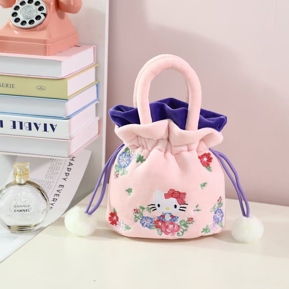 kt猫卡通毛绒束口袋可爱收纳包HelloKitty化妆品收纳袋抽绳袋女生