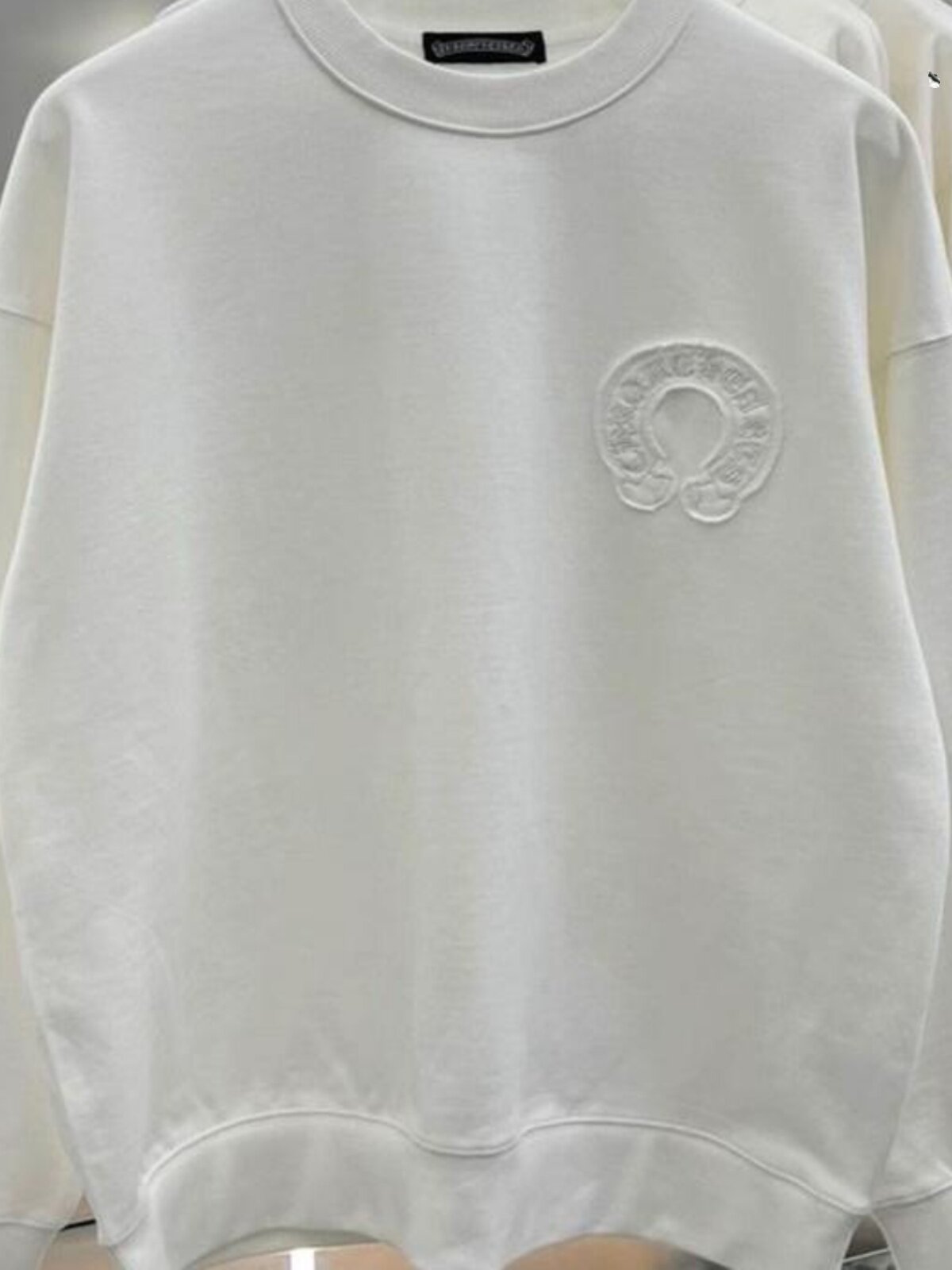 남성과 여성을위한 미국의 유행 대형 하이 스트리트 크로스 패치 수 놓은 라운드 넥 스웨트 루즈 커플 트렌디 탑