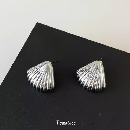 fever博主同款贝壳耳钉