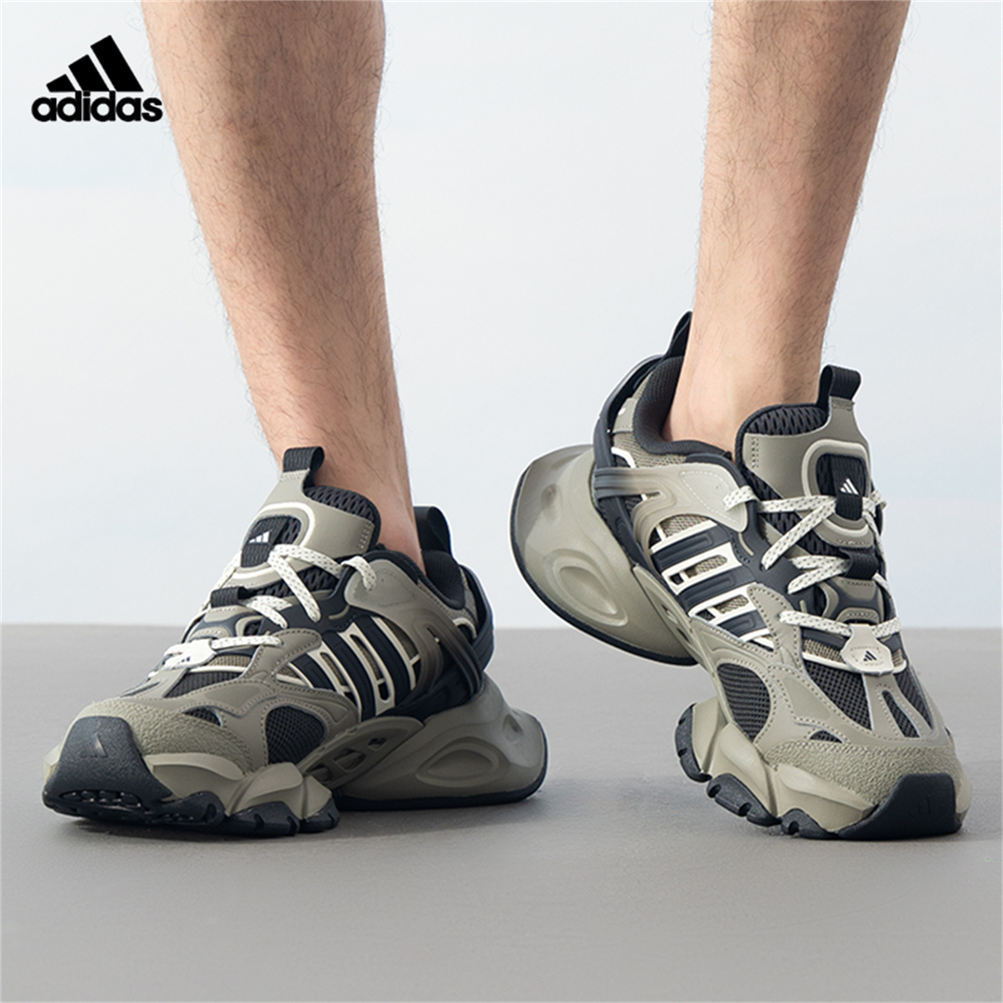 阿迪达斯男鞋运动休闲厚底跑步鞋