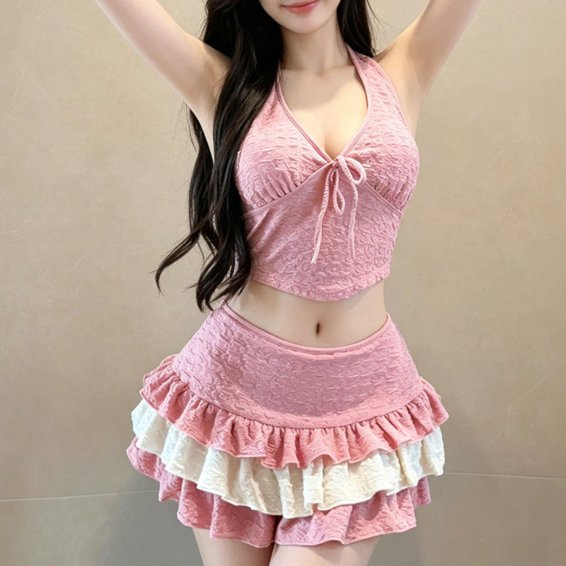 2026新款粉色系带挂脖分体泳衣女荷叶边裙式泡温泉保守温泉度假风