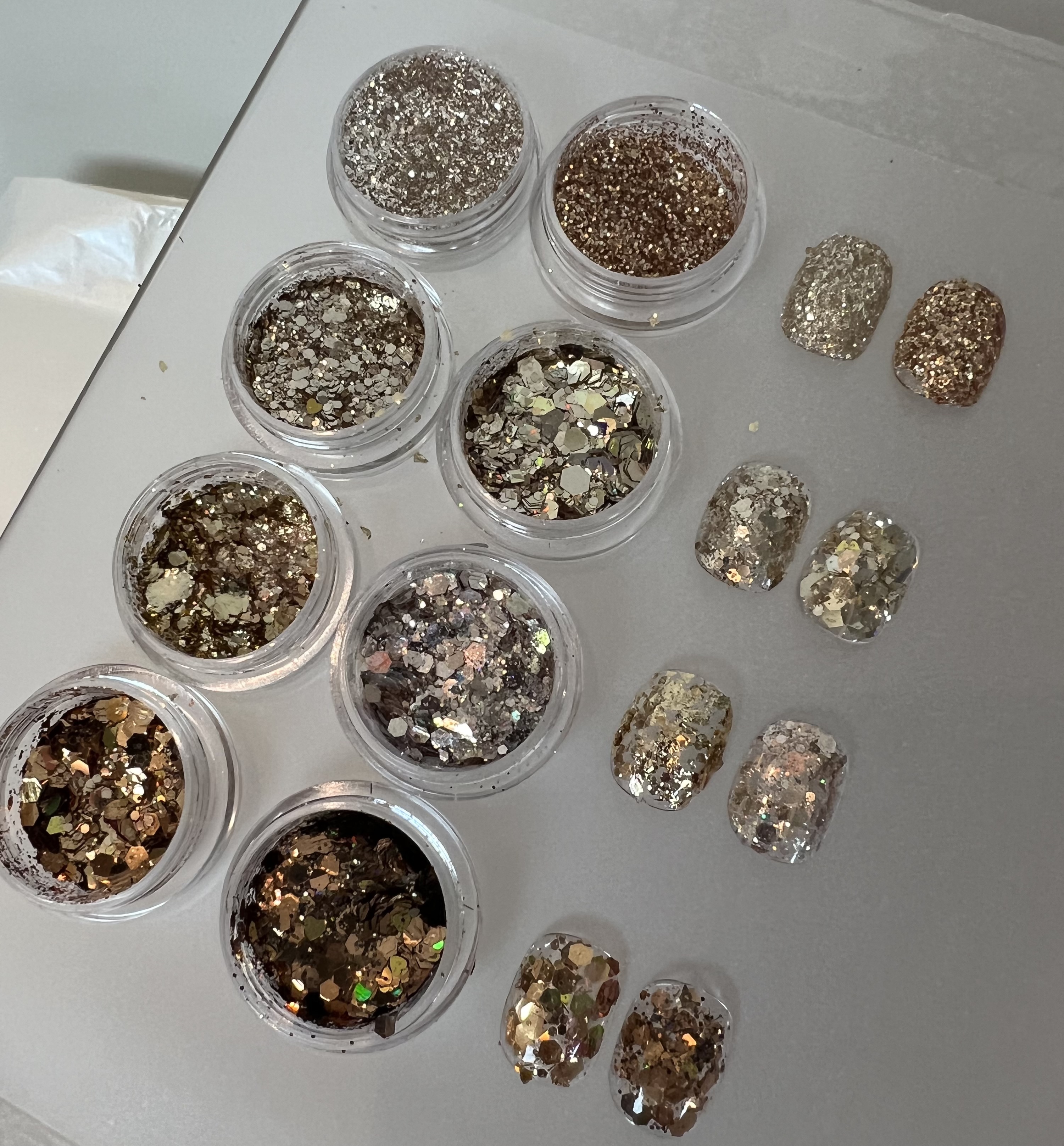 Namie严选小红书爆款秋冬美拉德色系进口爆闪闪粉亮片美甲饰品