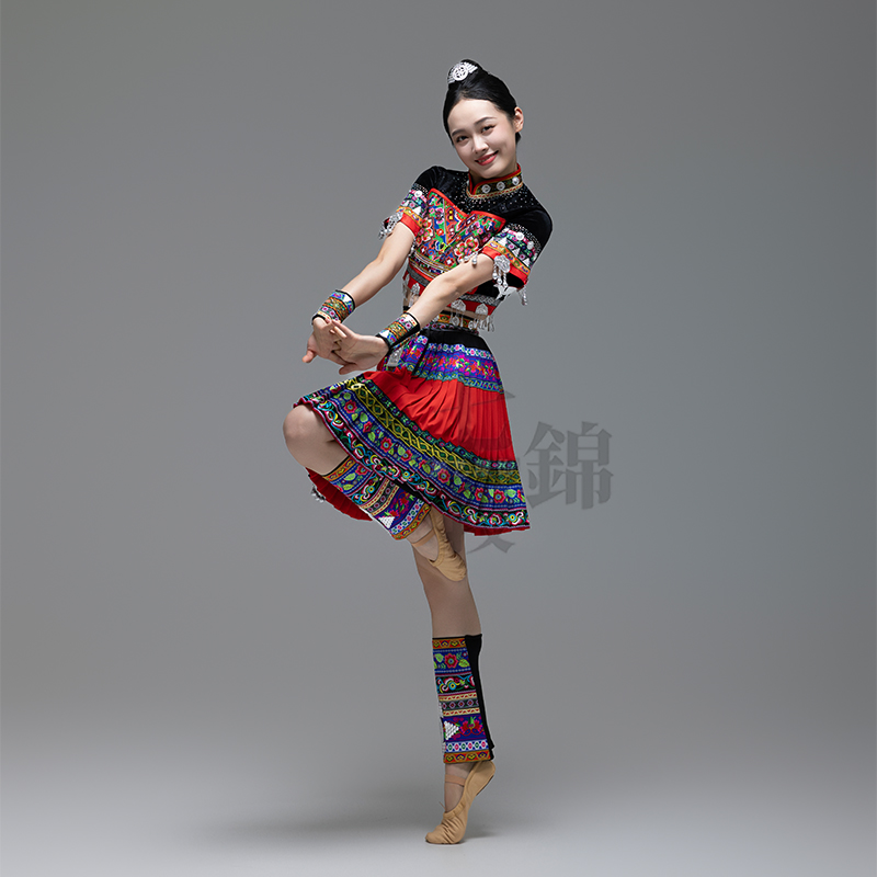 苗族演出服少数民族酒妹舞蹈服女
