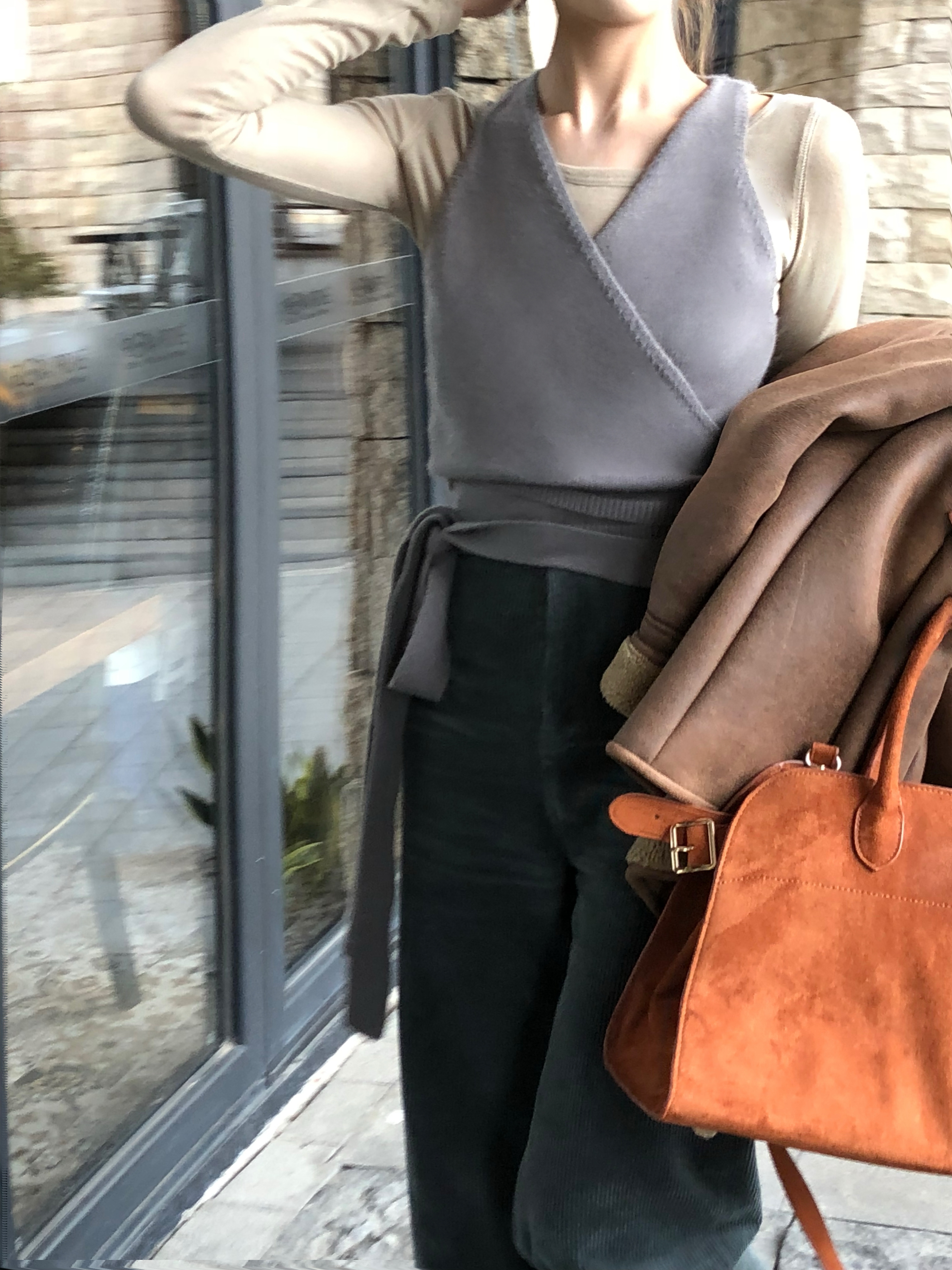 松未韵一交叉系带绑带马甲