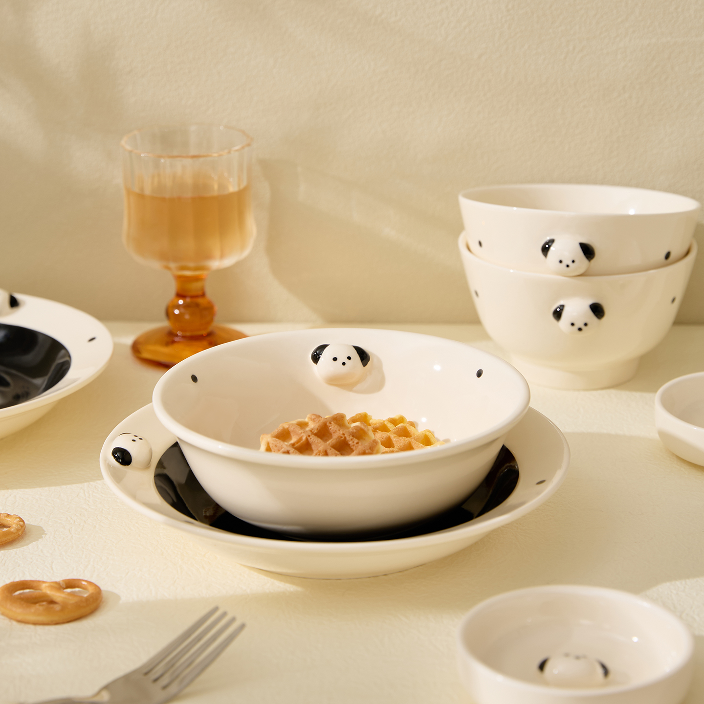 可爱小狗手绘釉下彩陶瓷餐盘