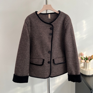 2025新款小个子妈妈秋装毛呢外套中老年女秋季小香风时尚短款上衣