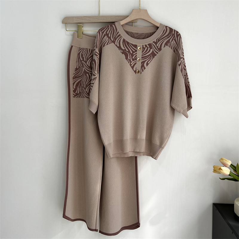 妈妈春装新款休闲运动套装时尚中老年女装夏季针织高贵短袖两件套