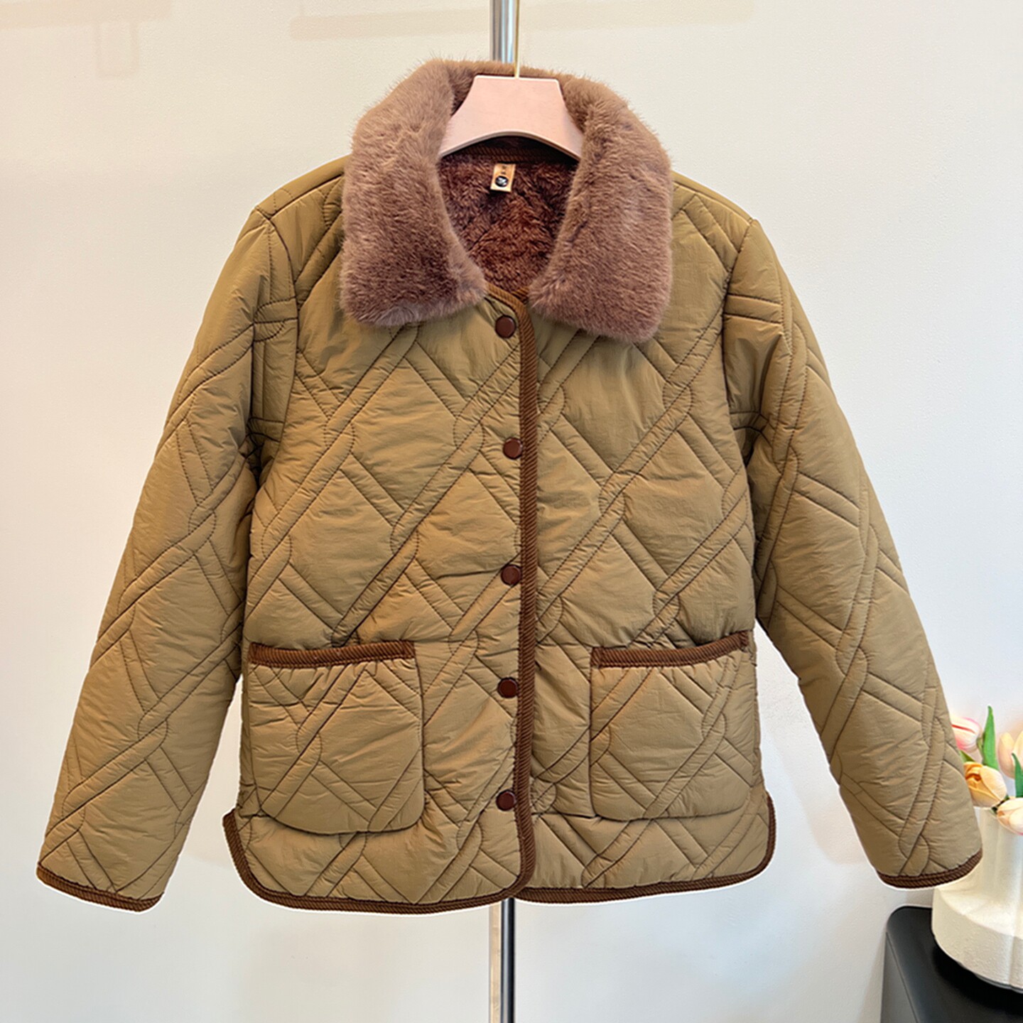 妈妈秋冬装加绒加厚外套2025新款中老年女装奶奶冬季洋气棉衣棉袄