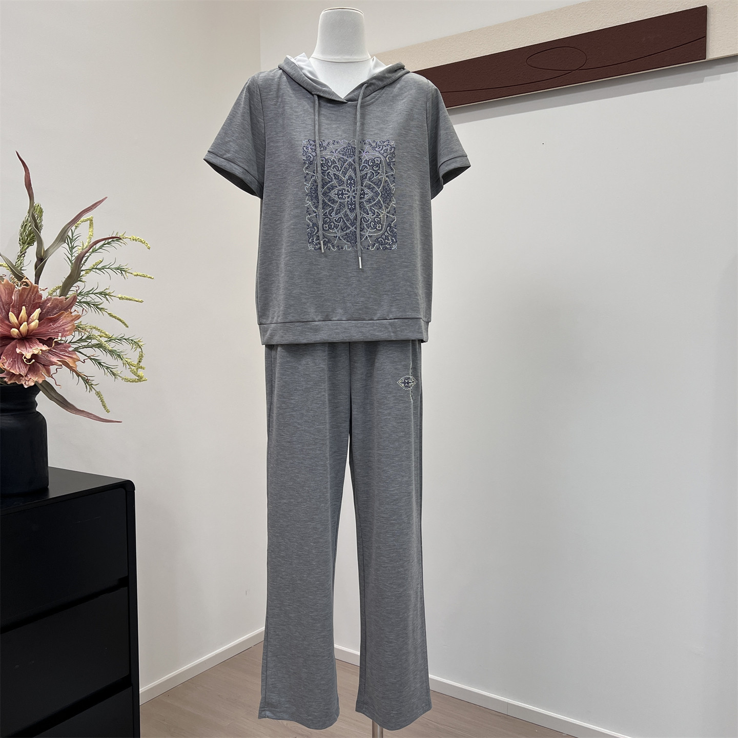 时尚妈妈夏装运动套装2026新款短袖卫衣休闲中老年女两件套贵夫人