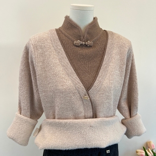 妈妈冬装2025新款加绒加厚毛衣中老年女秋冬假两件针织保暖打底衫