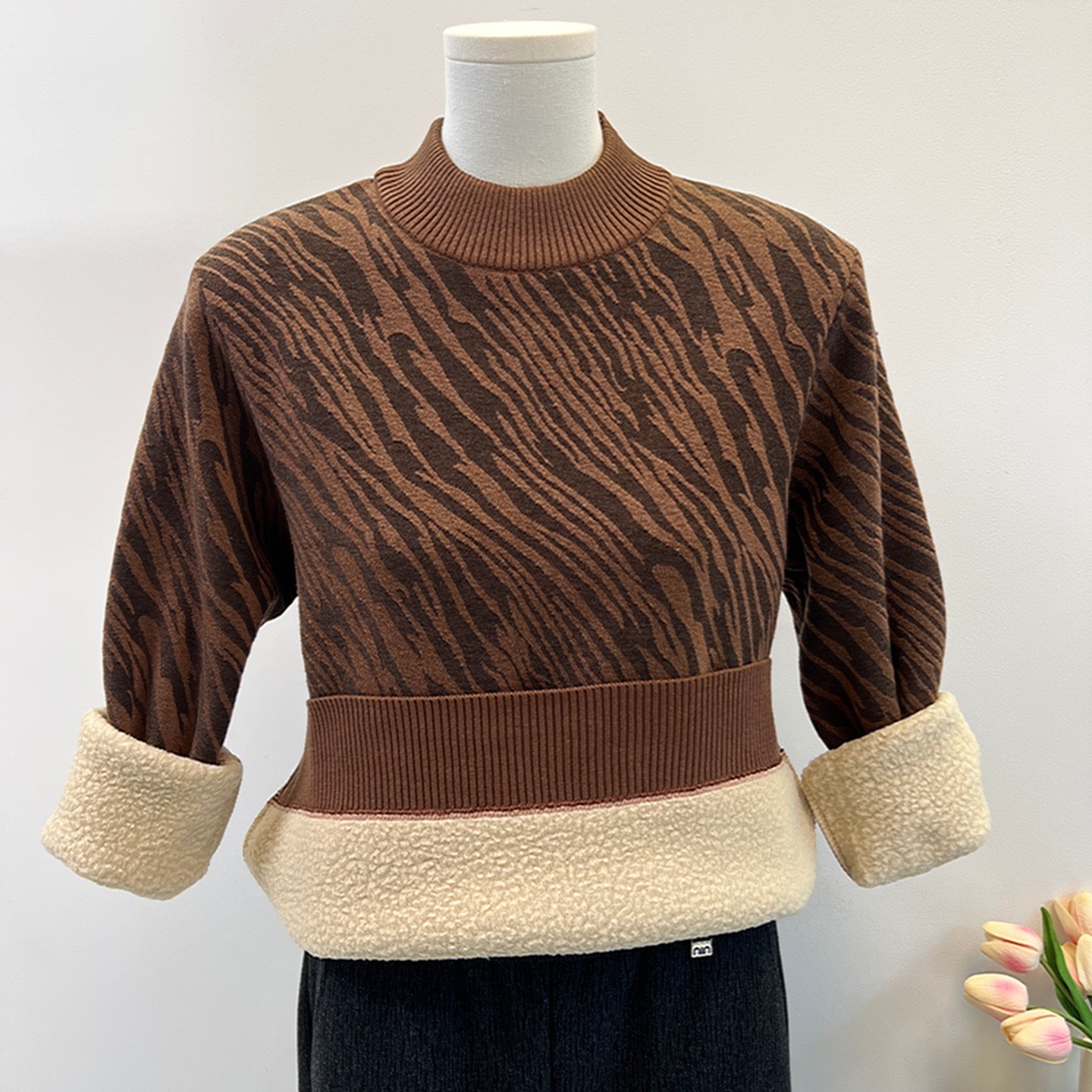 中年妈妈装冬季一体绒毛衣内搭保暖上衣中老年人女加绒加厚打底衫