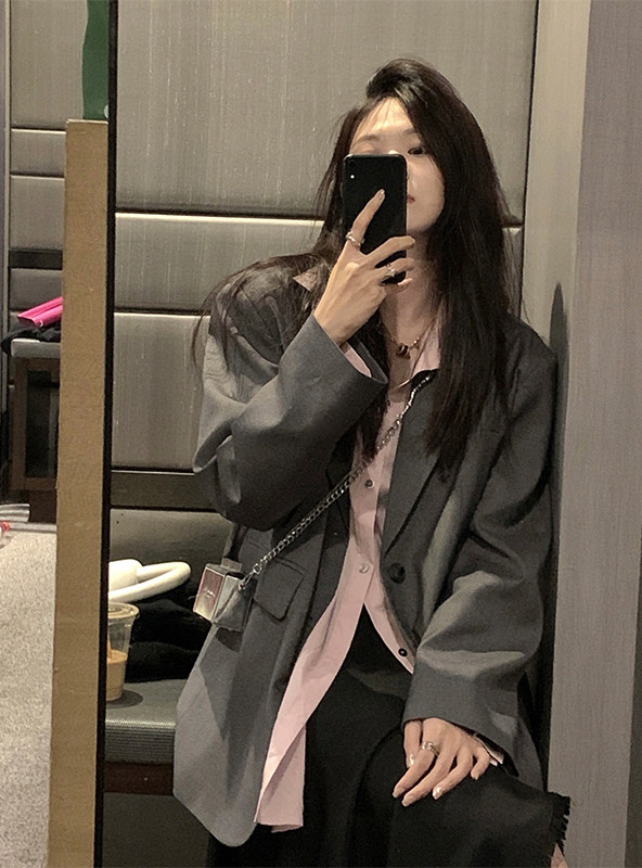 春秋炸街灰色西装外套女高级设计感小众韩版休闲小个子廓形西服潮