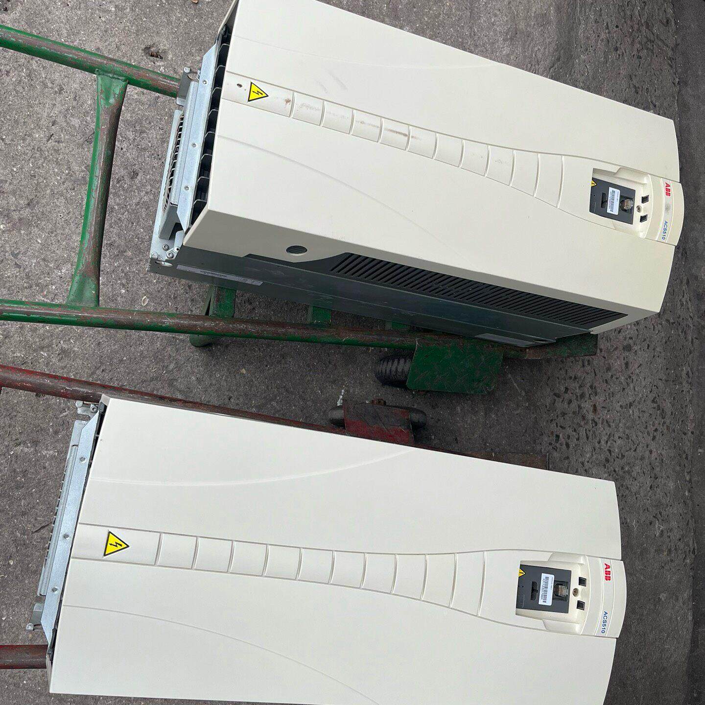 ACS510-01-180A-4 ABB变频器 90KW议价维修