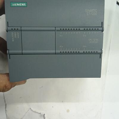 214-1AG40-0XB0 S7-1200 CPU1214C PLC工控模块议价维修