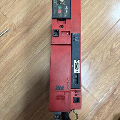 MC07B0040-5A3-4-00/DFP21B/FSC11B SEW变频器 4KW 380V议价维修