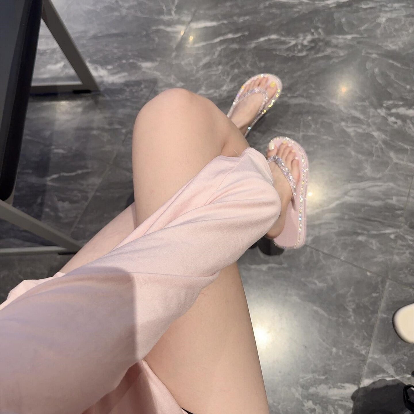 粉色闪钻厚底人字拖女夏外