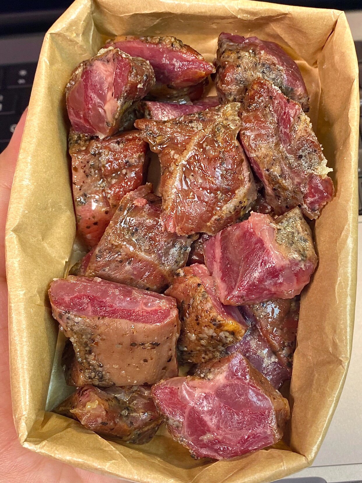 美式烤牛肉黑胡椒口味100g熟食大块肉开袋即食牛肉干熟食牛肉粒