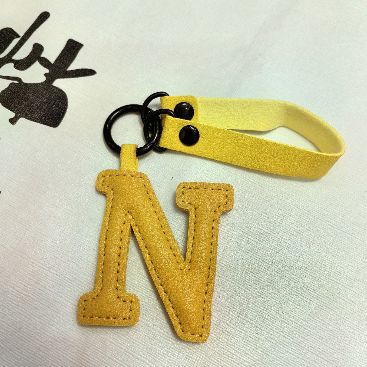 挂件lyn礼物LYN字母挂件物料赠送黄色系粉丝钥匙扣英文字母,节庆用品/礼品,钥匙扣,淘宝优惠券,粉丝福利购,淘宝优惠卷