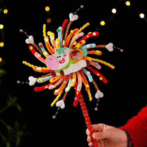 马年摇摇乐旋转烟花灯笼卡通手工diy材料手提发光花灯新年小礼物