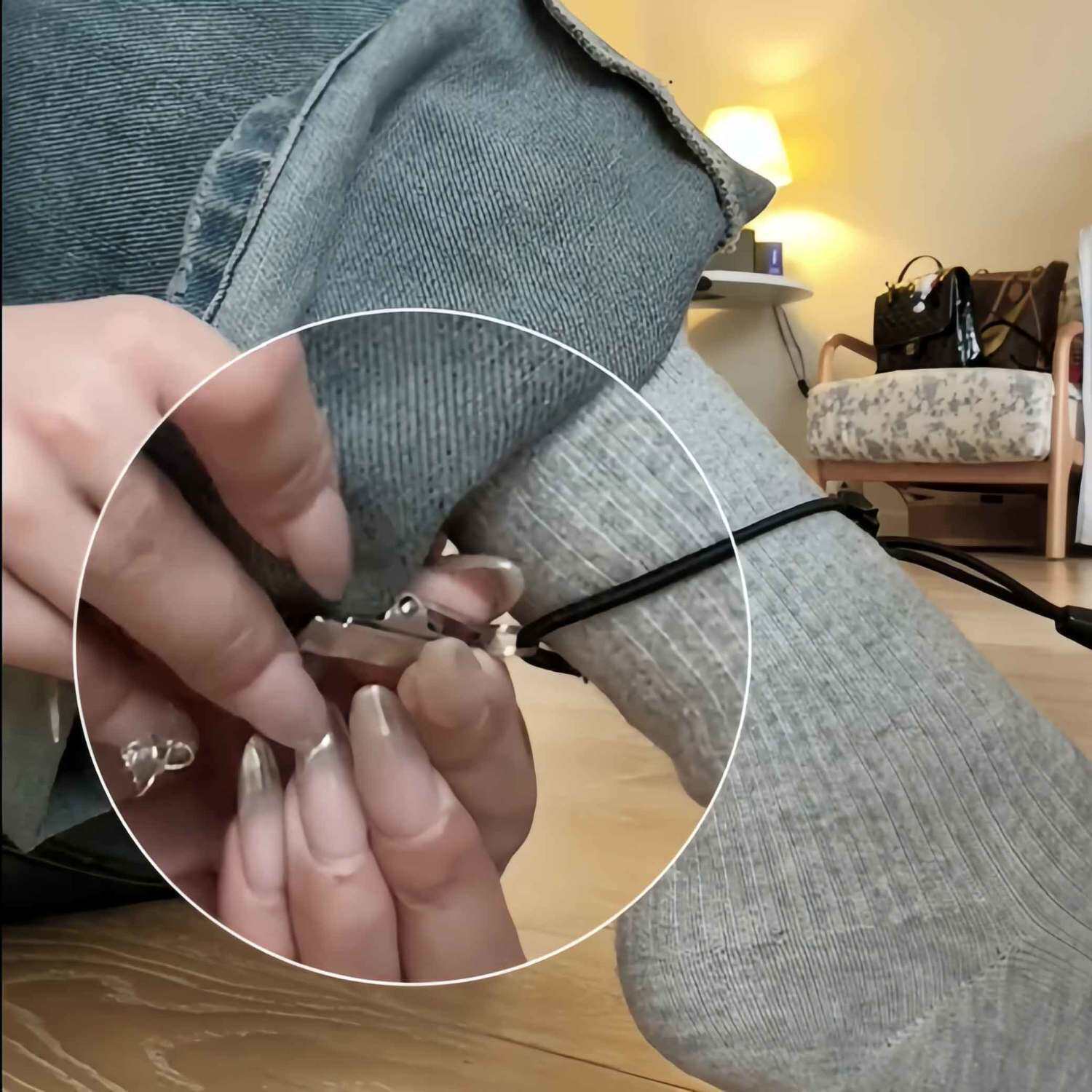 摄影隐形绳夹裤子百搭防踩裤脚挽边新款背景布侧边夹多功能创意 - 实物图