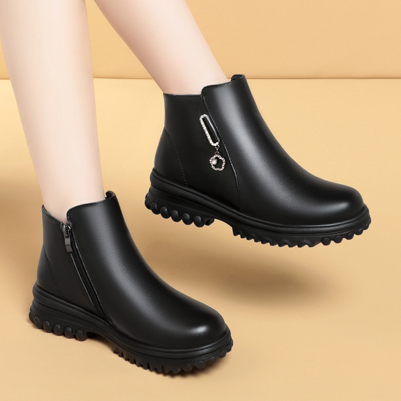 妈妈鞋冬季棉鞋中年女鞋雪地靴加绒保暖中老年人防滑短靴软底皮鞋