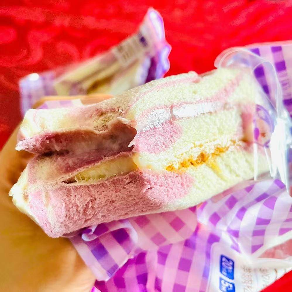 芋泥肉松三明治夹心面包