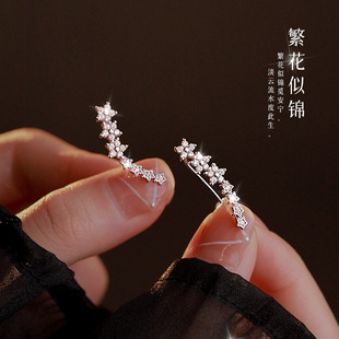 925纯银花朵排钻锆石耳环女2025年新款冷淡风精致耳钉设计感耳饰