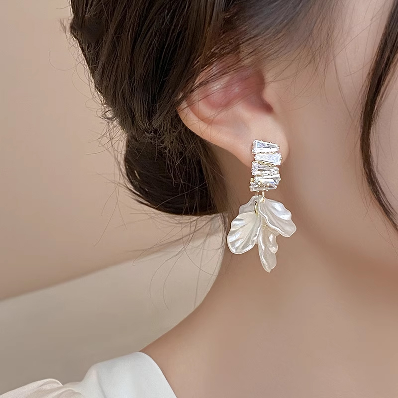 925银女气质高级贝壳花朵耳环