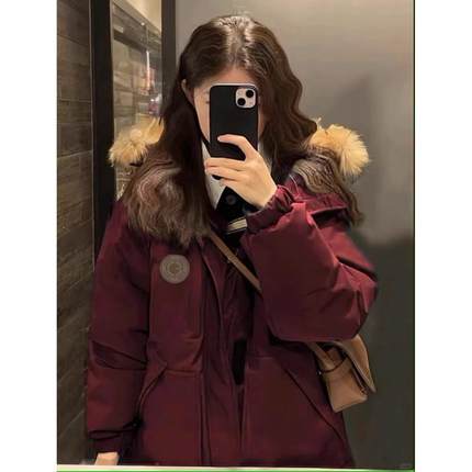 2024冬季新款酒红色加厚羽绒服女中长款大毛领保暖派克服工装外套