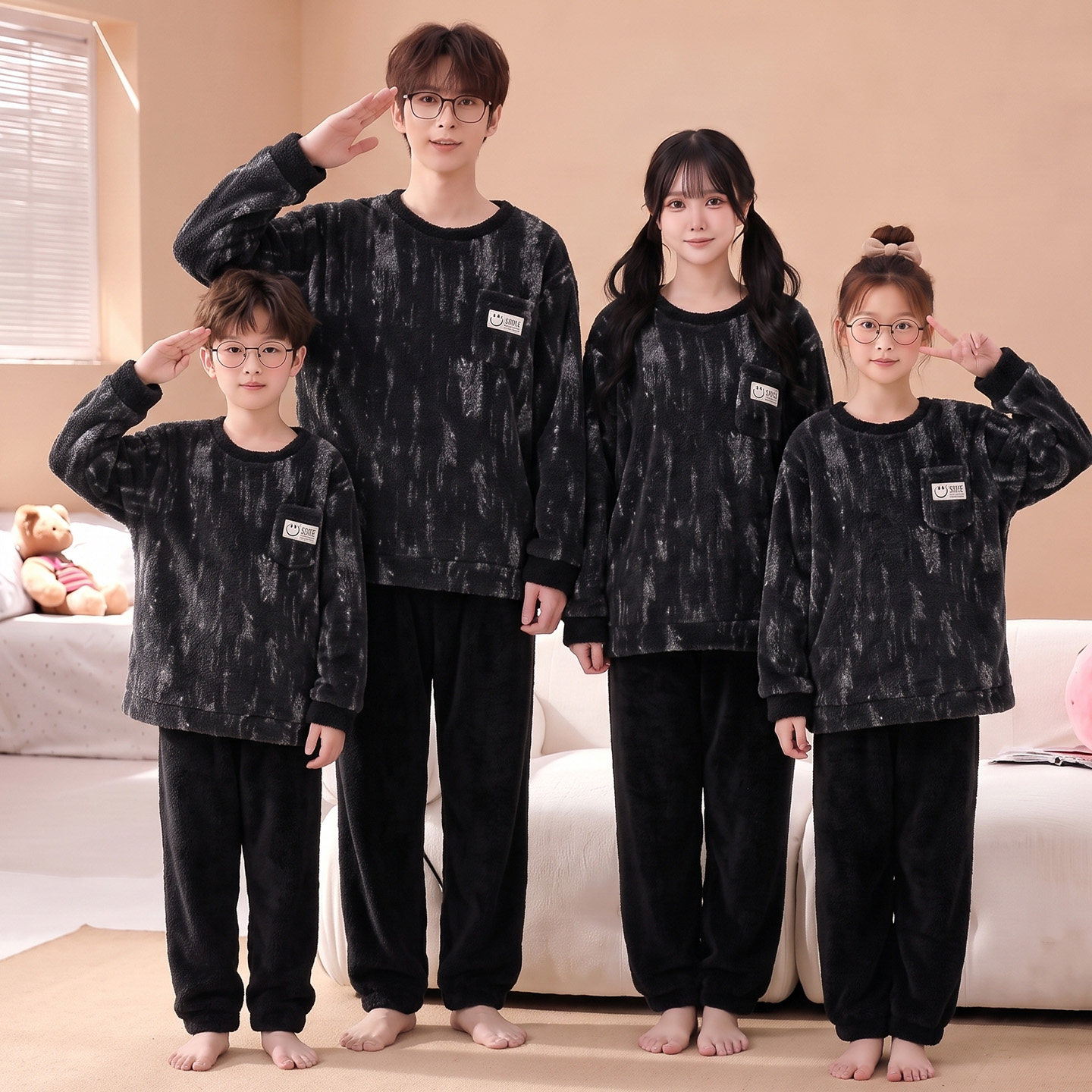 秋冬季珊瑚绒亲子睡衣一家三口加厚冬款母女儿童法兰绒家居服套装