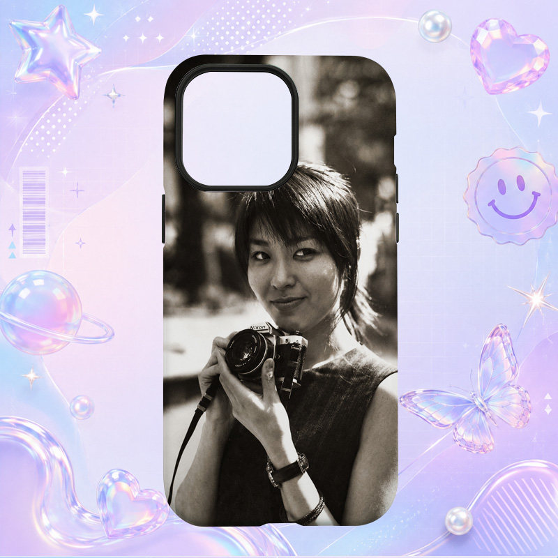 黑白短发女性手持相机文艺写真适用于苹果三星华为小米手机壳防摔保护套镜头全包