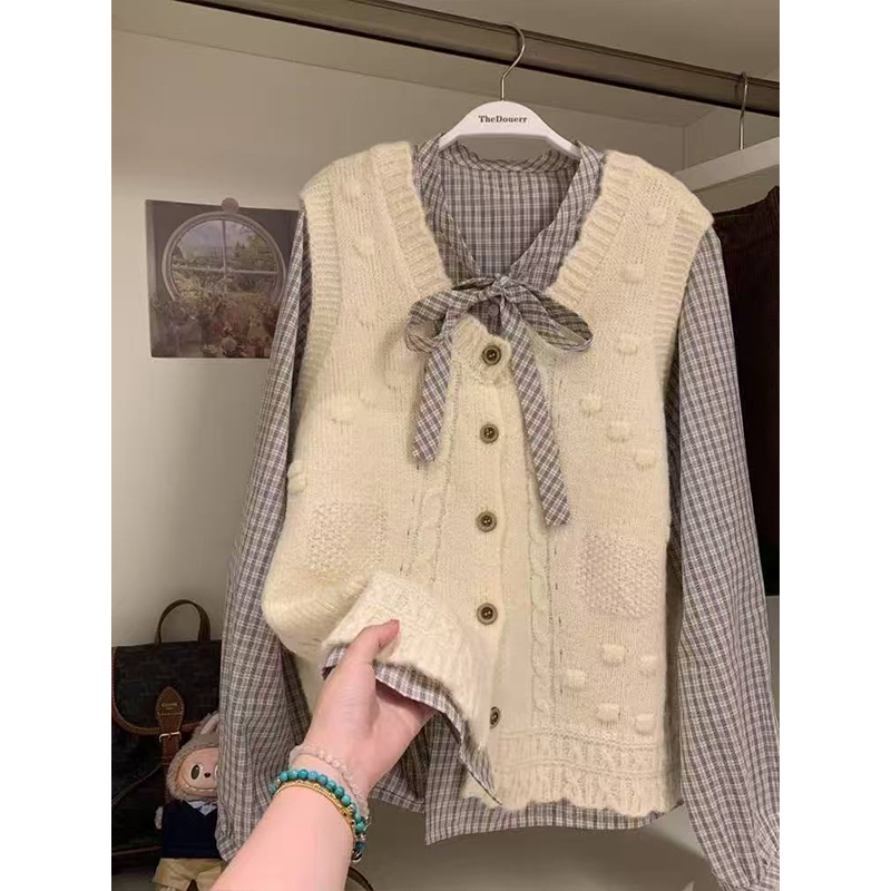 新款2025秋季韩系学院风宽松显瘦叠穿杏色针织开衫马甲衬衫两件套