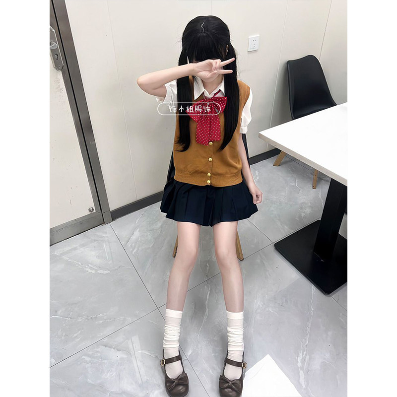 学院风日系纯色针织开衫马甲叠穿百搭衬衫校供感穿搭半身短裙套装