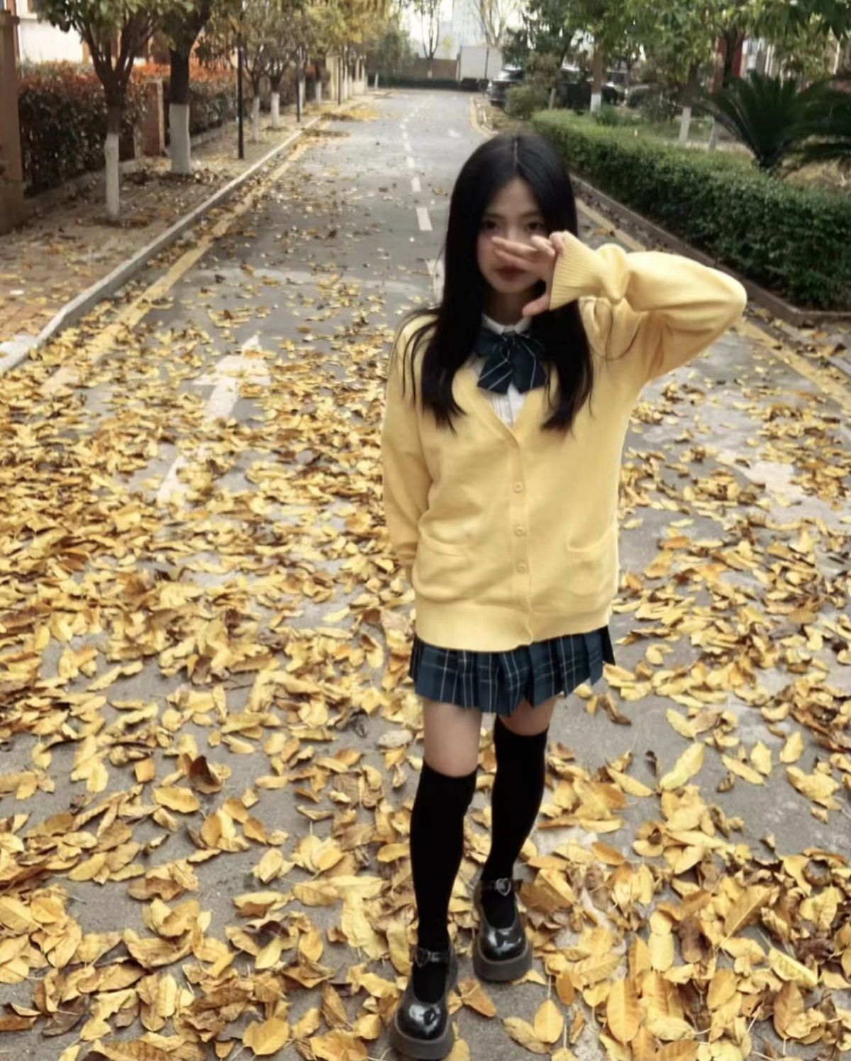 毛针织衫女春秋新款V领长袖JK制服开衫黄色宽松慵懒遮臀毛衣套装
