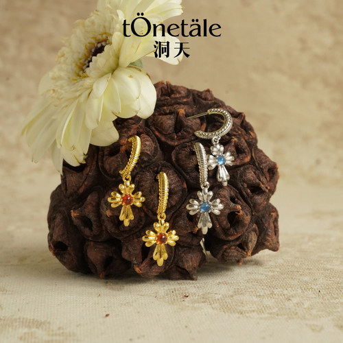 洞天tonetale弗朗花十字小耳坠