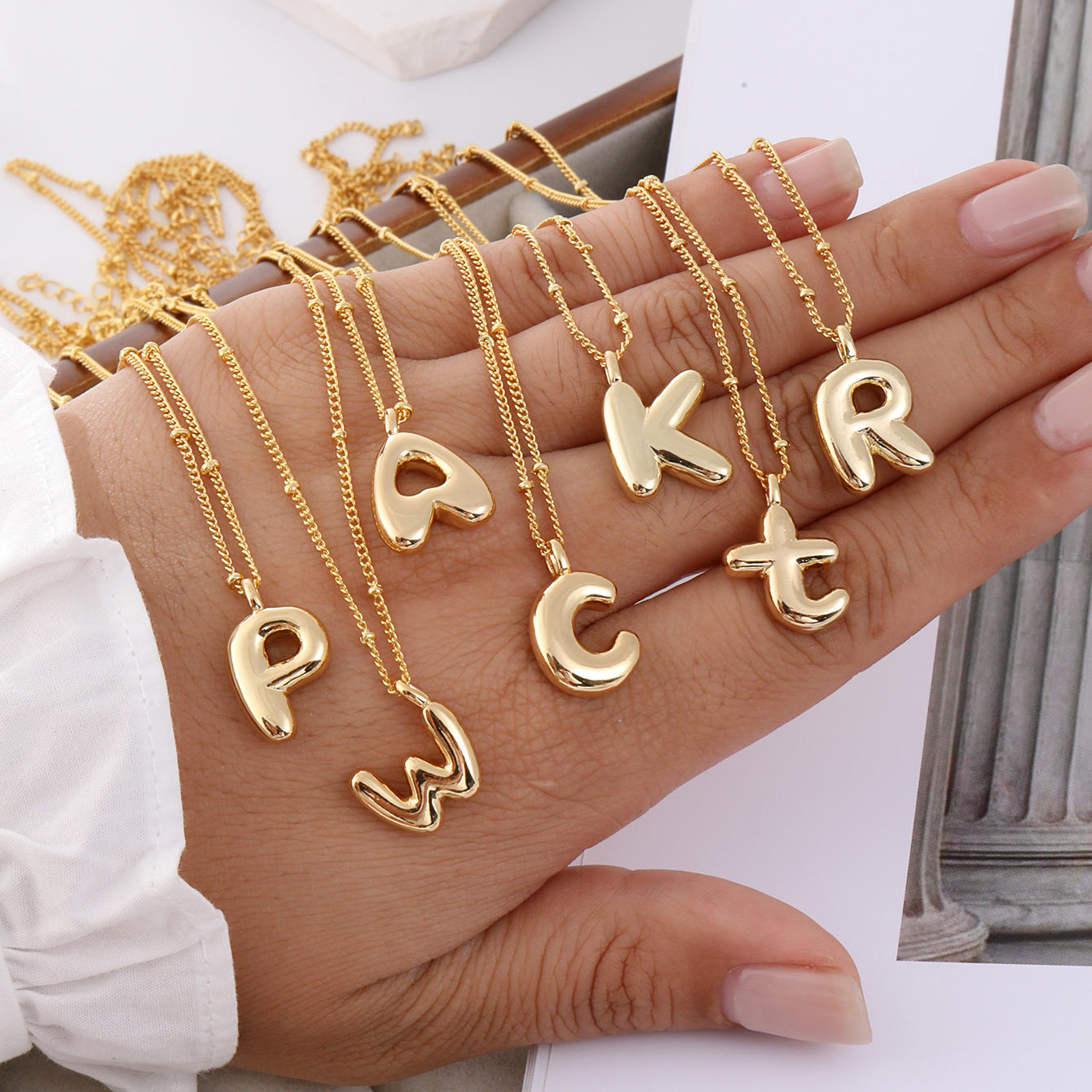 跨境亚马逊热卖铜镀18k真金26个英文字母吊坠项链可爱嘻哈锁骨链