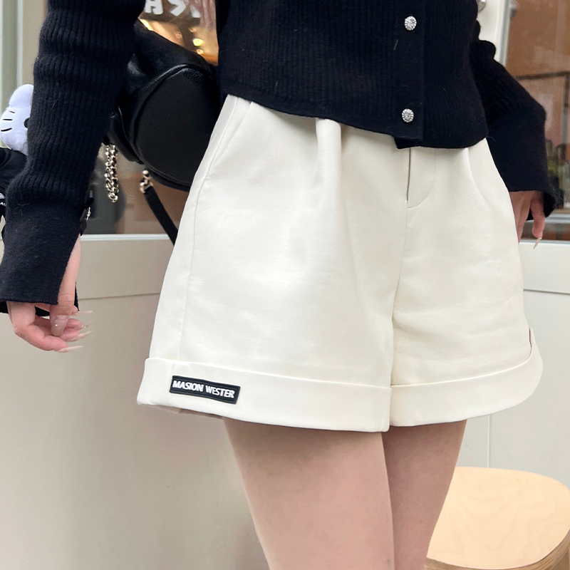 Maison Wester秋季休闲好看气质百搭显瘦翻口打褶宽松皮短裤