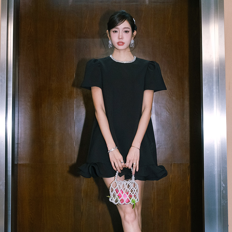 Maison Wester夏季女士松弛感简约H型荷叶边钻领裙子连衣裙