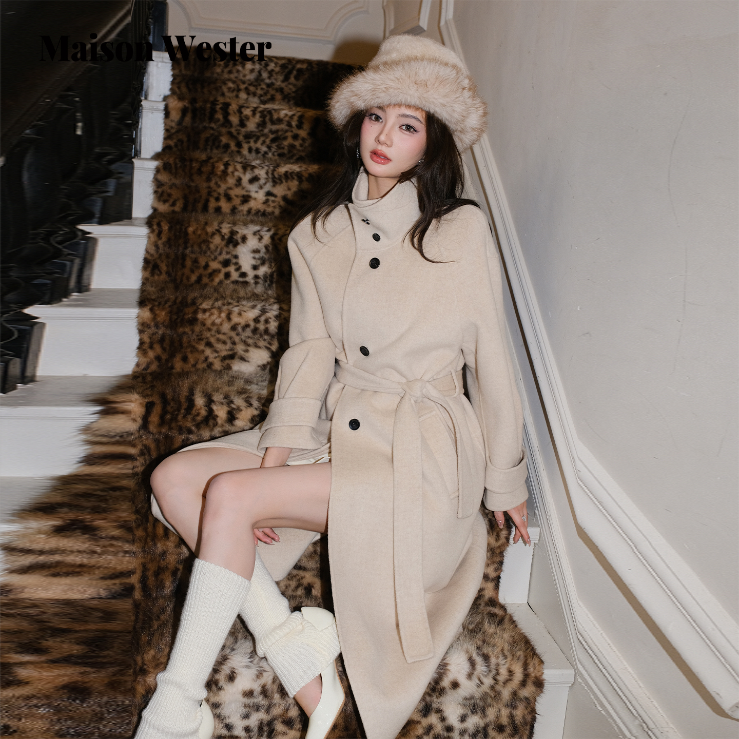 Maison Wester2025年冬季新品千金风羊毛立领外套长款毛呢大衣