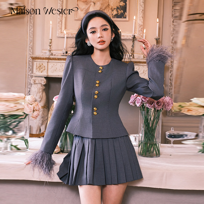 Maison Wester冬季时尚女通勤复古灰袖口鸵鸟毛西装外套百褶半裙,女装/女士精品,时尚套装,淘宝优惠券,粉丝福利购,淘宝优惠卷